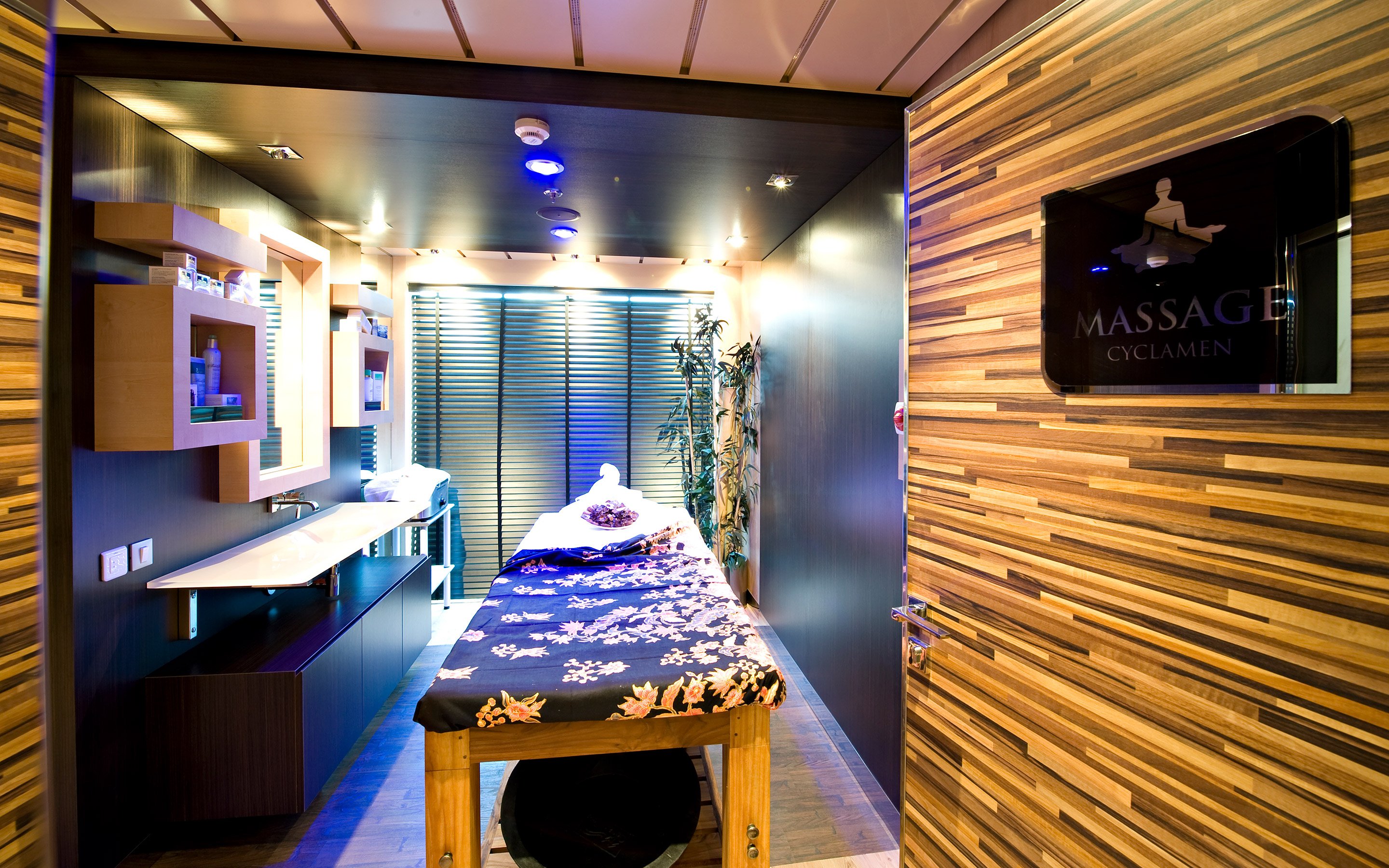 MSC Splendida Public Area Balinese Massage 02